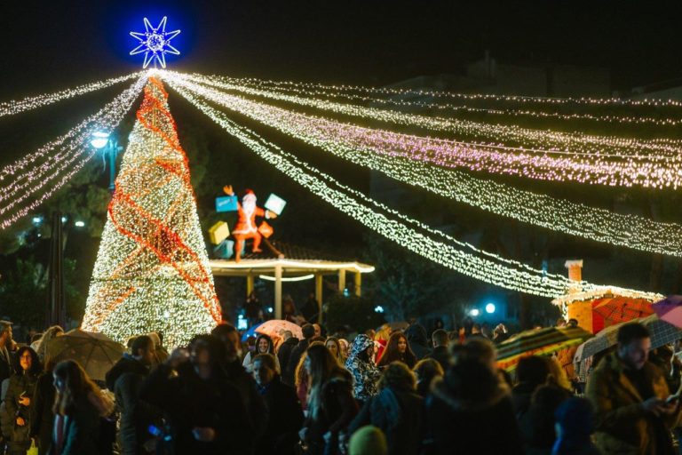 Αχαΐα: Φαντασμαγορική έναρξη για το Πάρκο των Χριστουγέννων στο Αίγιο