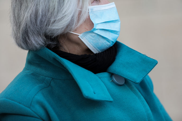 Ισπανία: Επανέρχεται η χρήση μάσκας στα κέντρα υγείας λόγω της έξαρσης της γρίπης