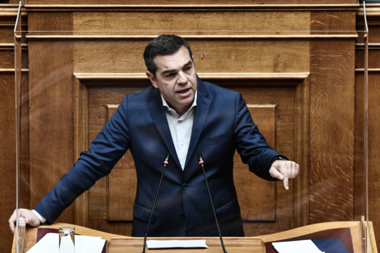 Α. Τσίπρας στη Βουλή: Ο δρόμος της συγκάλυψης τελείωσε στα Τέμπη – Έντονη αντίδραση Γεωργιάδη
