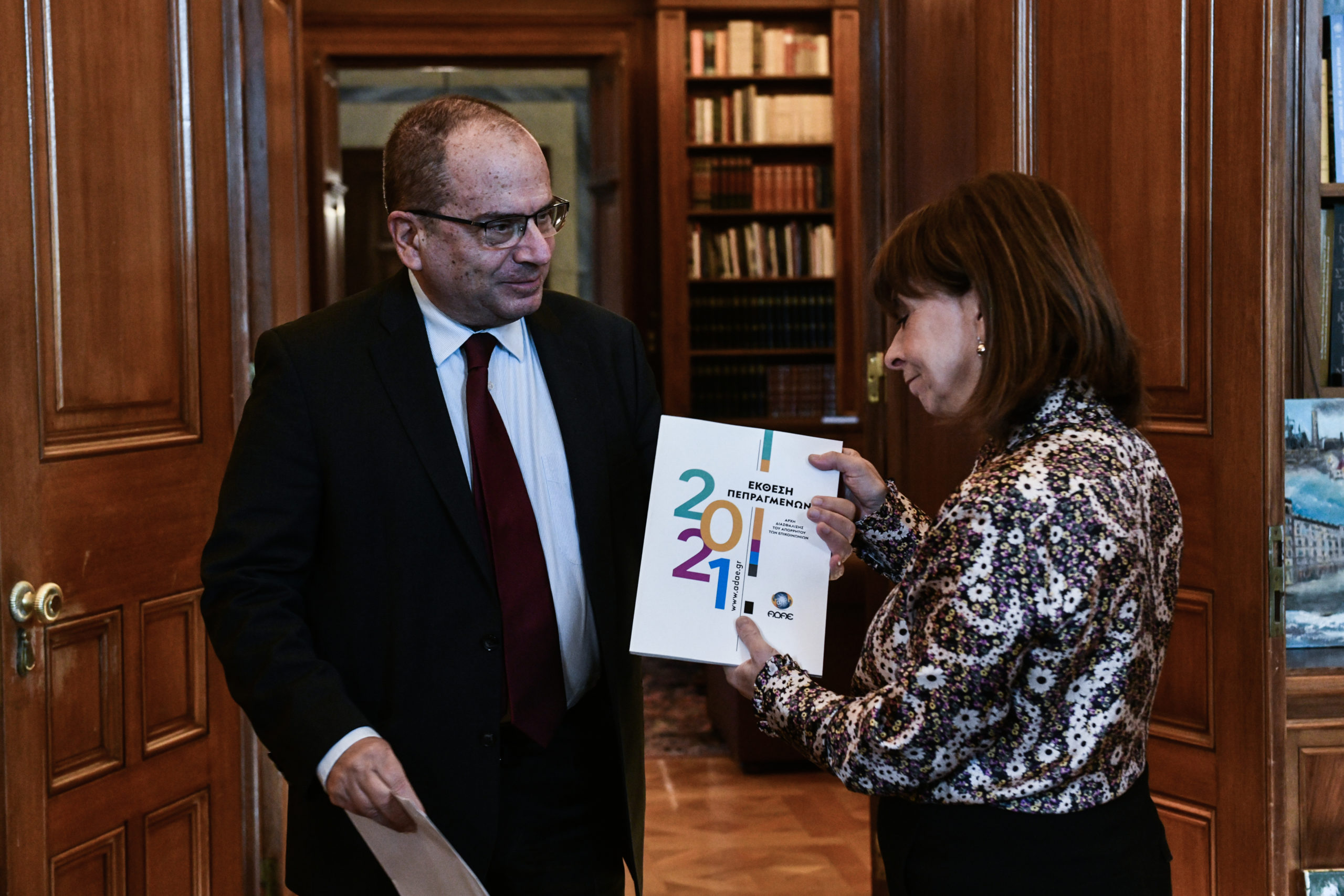 Με τον πρόεδρο της ΑΔΑΕ συναντήθηκε η Κ. Σακελλαροπούλου