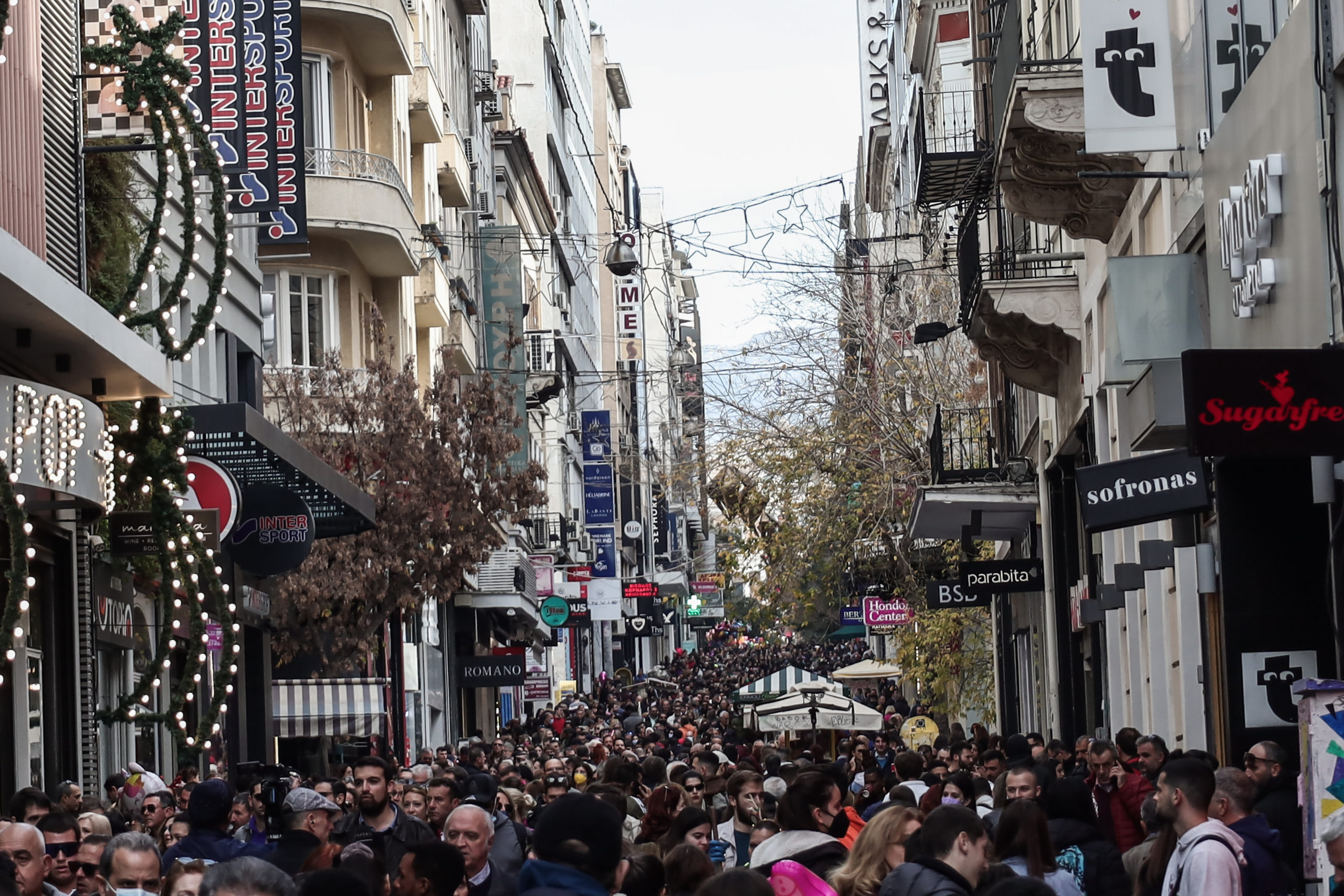 Χριστουγεννιάτικη αγορά: Έως τις 18:00 ανοικτά τα εμπορικά καταστήματα, έως τις 20:00 τα σούπερ μάρκετ