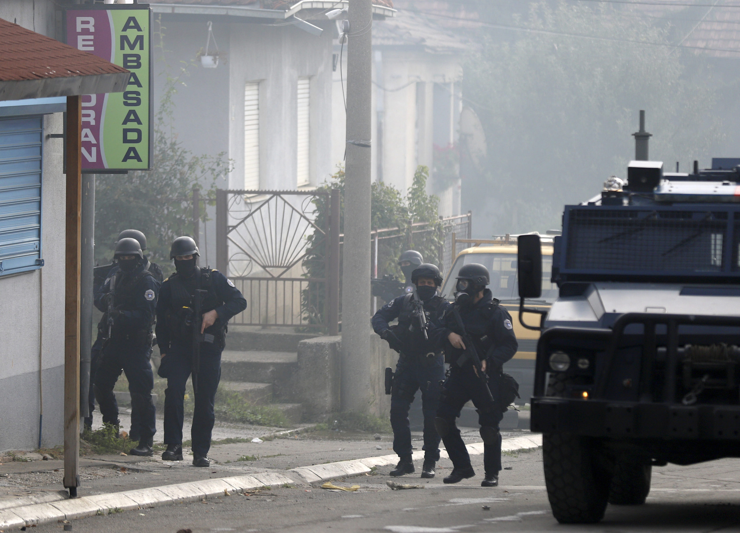 Ισχυρές αστυνομικές δυνάμεις αναπτύχθηκαν στο Βόρειο Κόσοβο- Αντιδράσεις από το Βελιγράδι