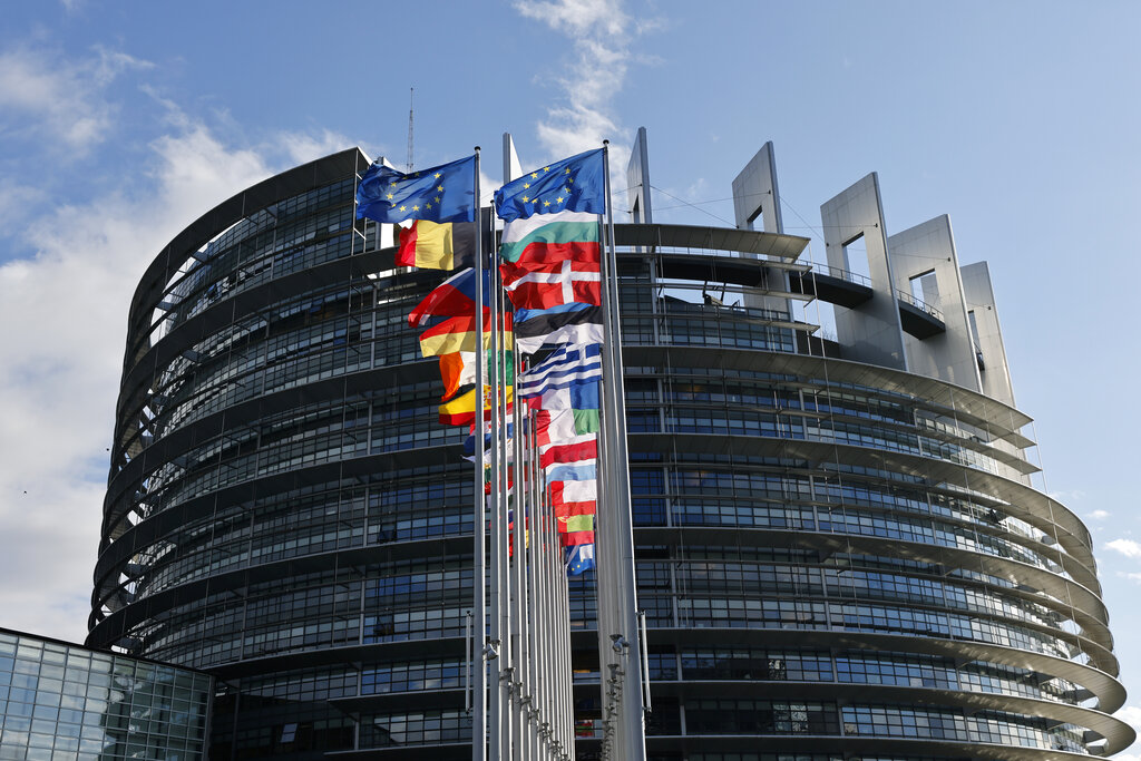 ΕΕ: Ενέκρινε τον ελάχιστο φόρο 15% στις πολυεθνικές
