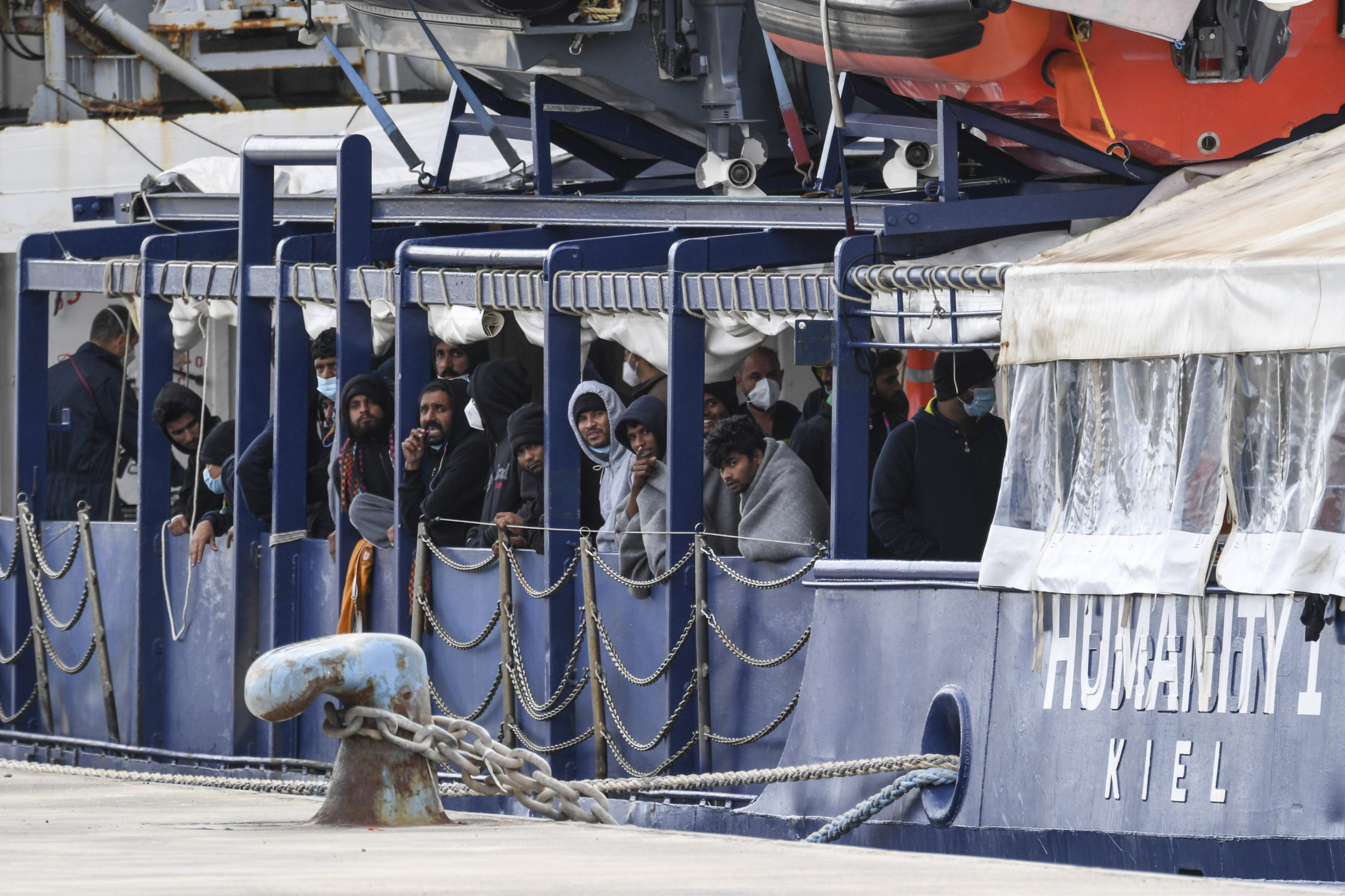 Περισσότεροι από 500 μετανάστες, αποβιβάστηκαν από πλοία ΜΚΟ σε λιμάνια της Ιταλίας