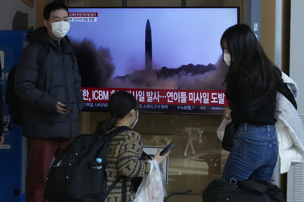 Η Βόρεια Κορέα εκτόξευσε δυο βαλλιστικούς πυραύλους μέσου βεληνεκούς