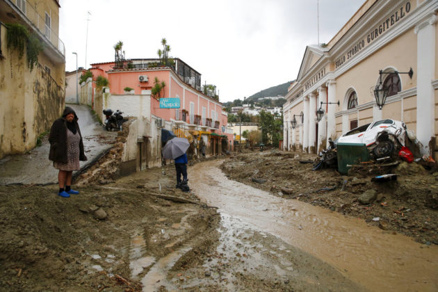 Ίσκια: Εκκένωση 1.100 ατόμων από την «κόκκινη ζώνη» της Casamicciola – Φόβος για νέες κατολισθήσεις