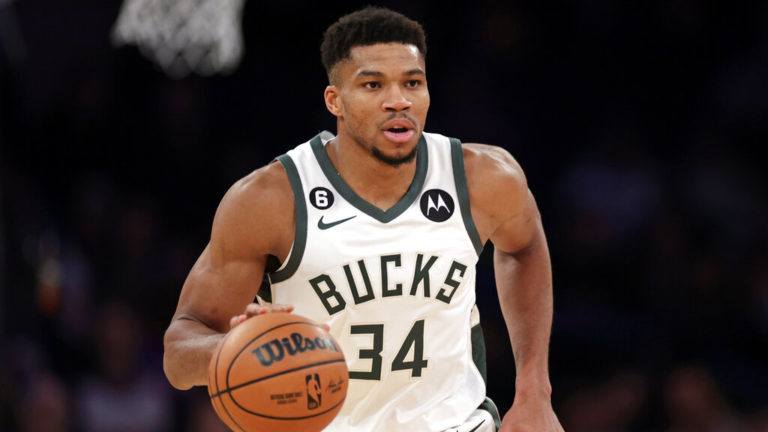 Greek Freak: «Έχω σίγουρα ακόμα 10 χρόνια μπάσκετ»