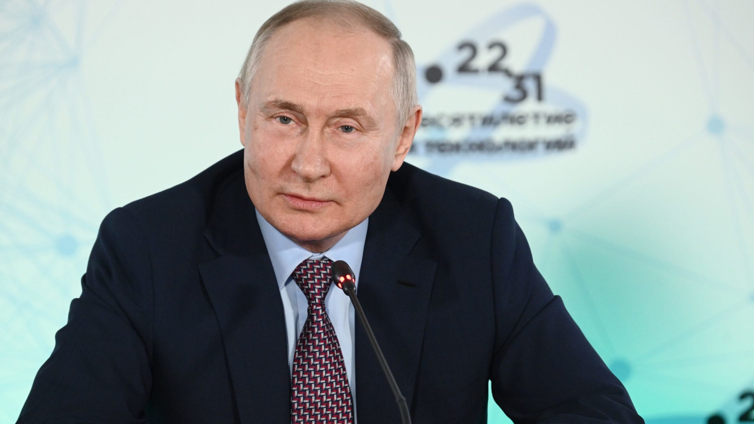 Ο Πούτιν δεν θα ευχηθεί καλή χρονιά σε Μπάιντεν, Σολτς και Μακρόν – Σε ποιους έστειλε ήδη ευχές