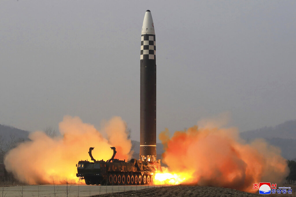 Διάψευση από τη Βόρεια Κορέα ότι προμηθεύει με όπλα και πυρομαχικά τη Ρωσία