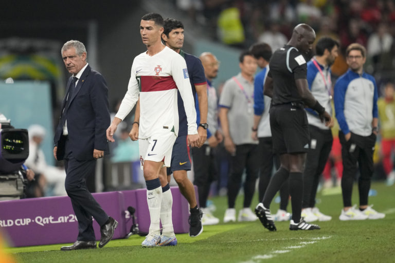 Παγκόσμιο Κύπελλο 2022: Ο Φερνάντο Σάντος σκέφτεται να «καθαιρέσει» τον Ρονάλντο