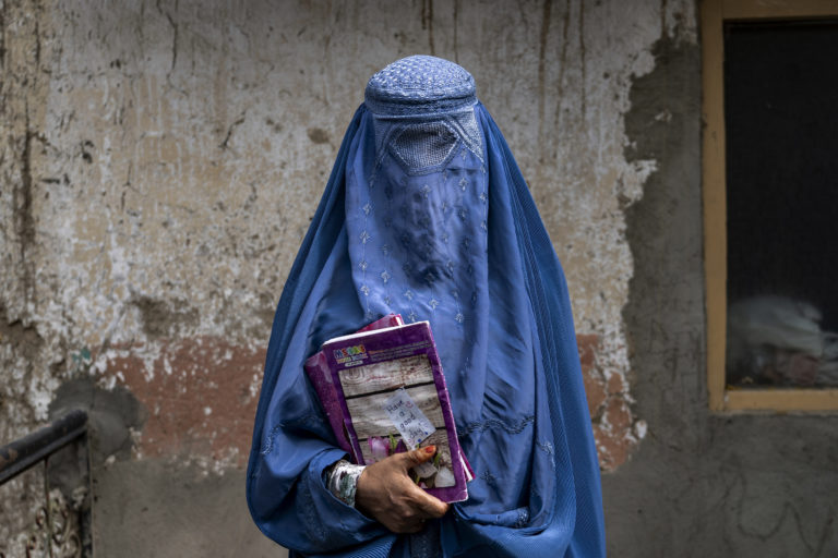 Αφγανιστάν: Διέκοψαν δραστηριότητα τουλάχιστον 4 διεθνείς MKO αφού οι Ταλιμπάν τους απαγόρευσαν να απασχολούν γυναίκες