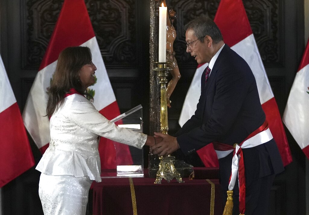 Nέος πρωθυπουργός στο Περού – Η πρόεδρος Μπολουάρτε ανακοίνωσε τη νέα κυβέρνηση