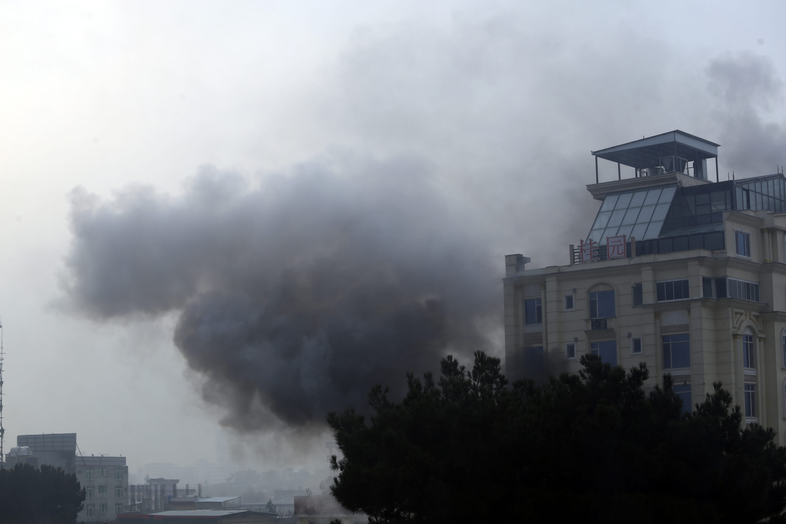 Τρεις νεκροί από πυροβολισμούς σε ξενοδοχείο στην Καμπούλ