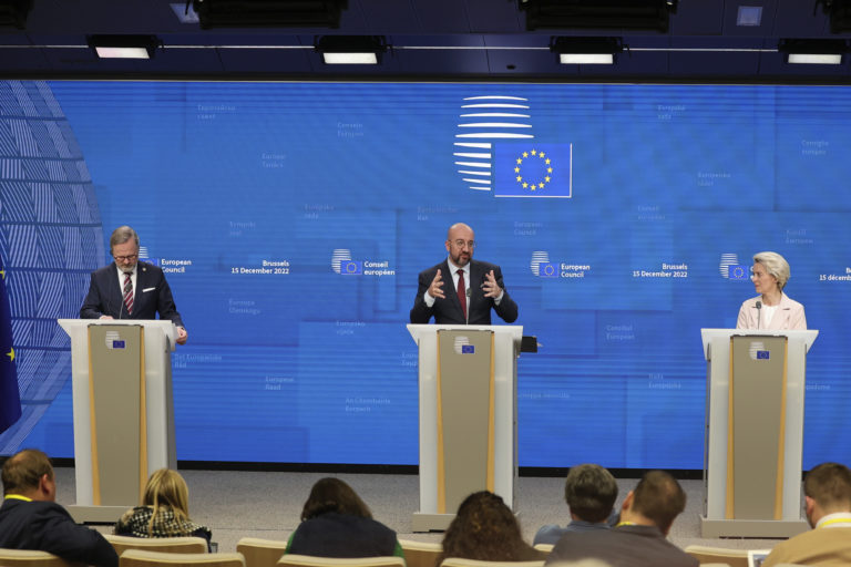 ΕΕ: Επιβεβαίωσε την παροχή βοήθειας, ύψους 18 δισ. ευρώ προς την Ουκρανία