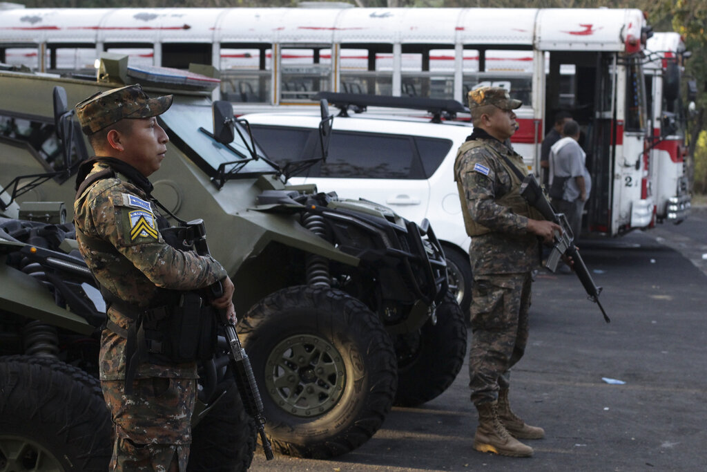 Eλ Σαλβαδόρ: Μεγάλη επιχείρηση εναντίον εμπόρων ναρκωτικών – Επιστρατεύτηκε και ο στρατός (video)