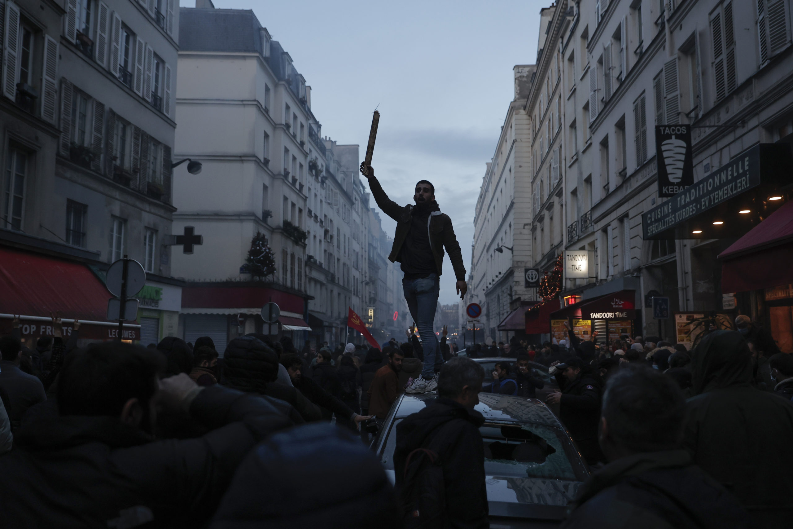 Μακελειό στο Παρίσι: Σκοπευτής σε αθλητικό κλαμπ και κάτοχος οπλισμού ο 69χρονος δράστης