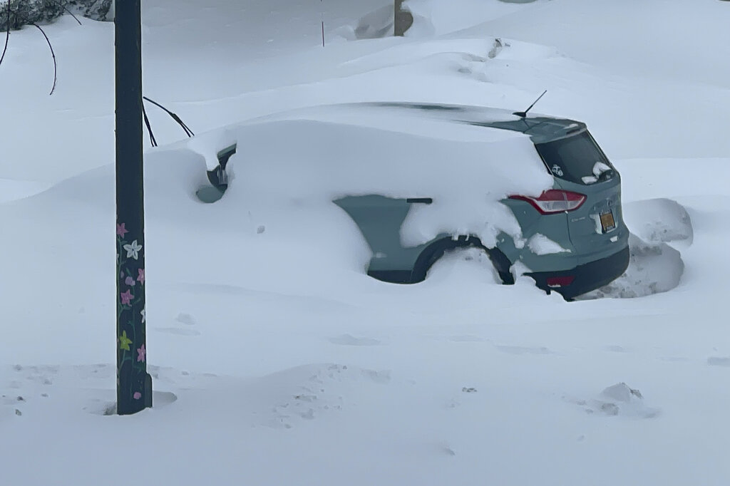 Δεκάδες νεκροί από τον φονικό χιονιά στις ΗΠΑ – Εγκλωβισμένοι στα σπίτια τους οι κάτοικοι στο Μπάφαλο (video)