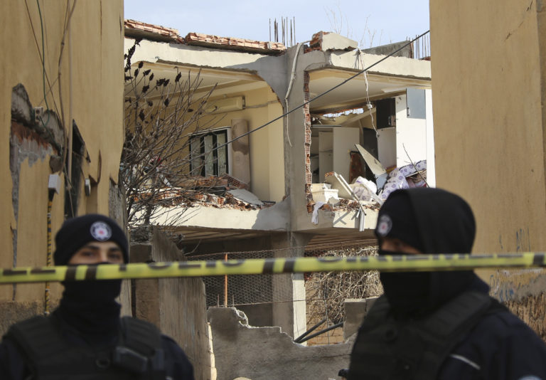 Η Τουρκία λέει πως περιμένει και άλλες εκδόσεις καταζητούμενων από τη Σουηδία