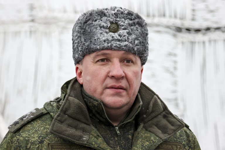 Λευκορωσία: Εθνικιστικούς στρατιωτικούς σχηματισμούς προετοιμαζόμενους απο τη Δύση κατά της χώρας καταγγέλλει ο υπ. Άμυνας