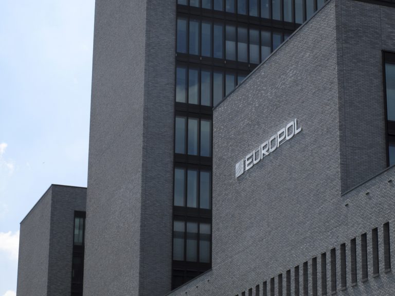 Europol: Αυξάνεται η απειλή της ακροδεξιάς βίας σε όλον τον κόσμο