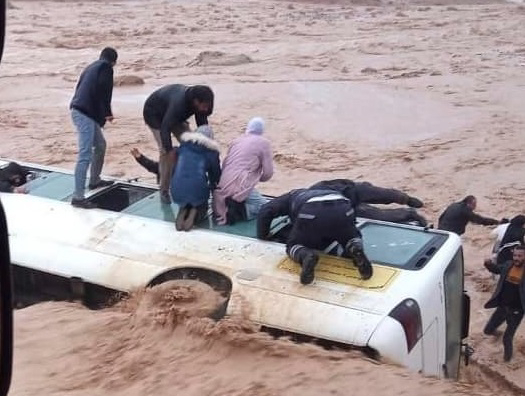 Ιορδανία: Πλημμύρες σάρωσαν την αρχαία Πέτρα – Επιχειρήσεις για διάσωση τουριστών (video)