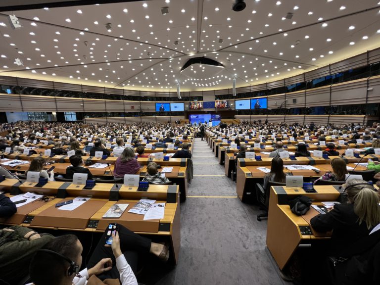 Ένθετο Οικονομία: Αντίστροφη μέτρηση για το έκτακτο Συμβούλιο Υπουργών Ενέργειας