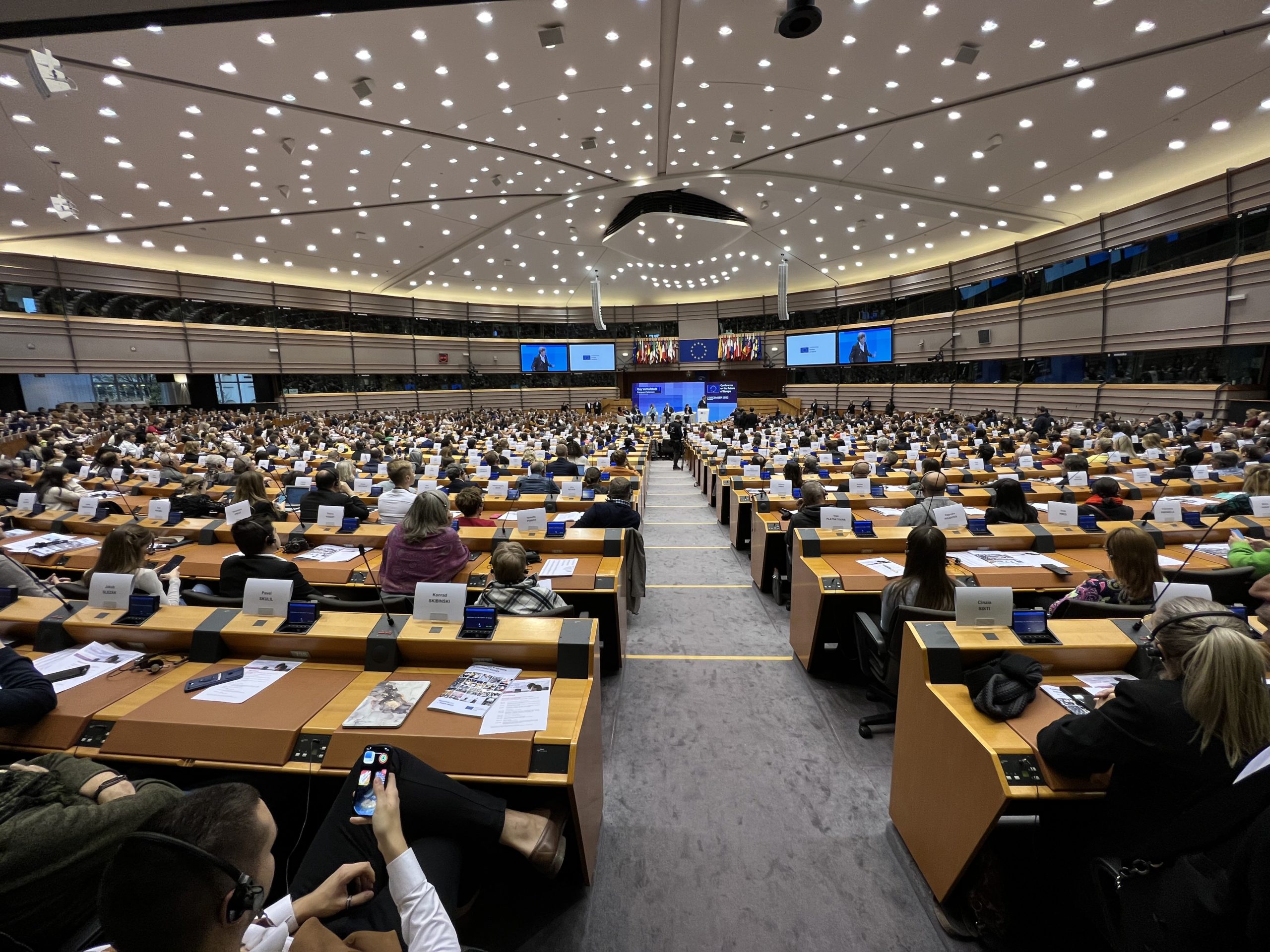 Βρυξέλλες – Διάσκεψη για το μέλλον της Ευρώπης: Οι προτάσεις των πολιτών για μέτρα «στα χέρια» των θεσμικών οργάνων