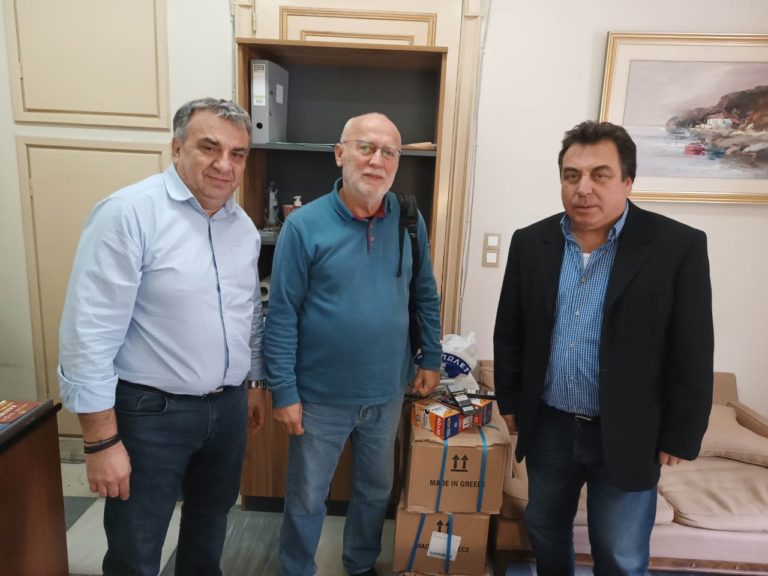 Δωρεά υλικού από τον Δήμο Πύργου στο Κοινωνικό Φροντιστήριο