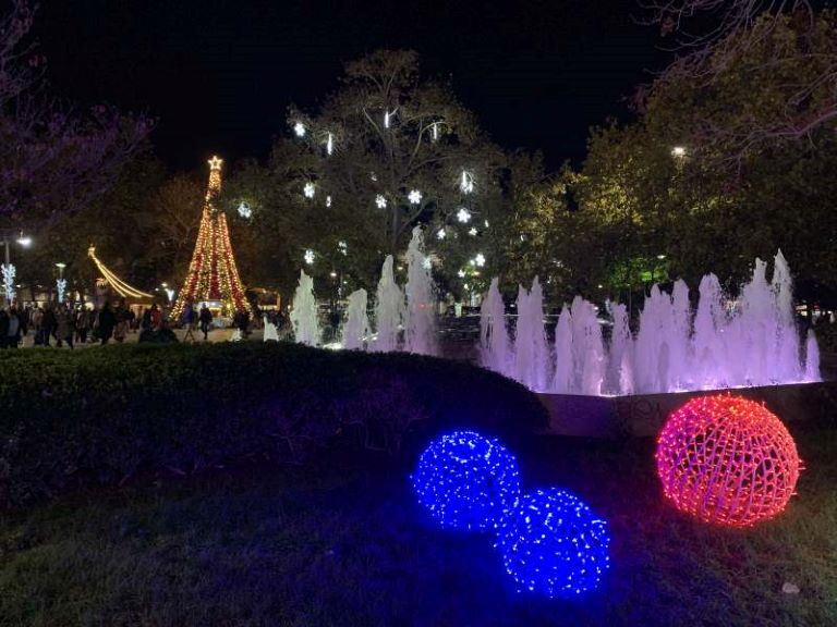 Αύριο η φωταγώγηση του χριστουγεννιάτικου δέντρου στη Λάρισα
