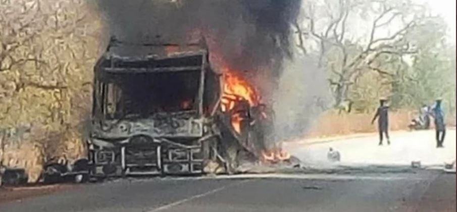 Μπουρκίνα Φάσο: Λεωφορείο έπεσε σε νάρκη – Τουλάχιστον δέκα νεκροί και πέντε τραυματίες