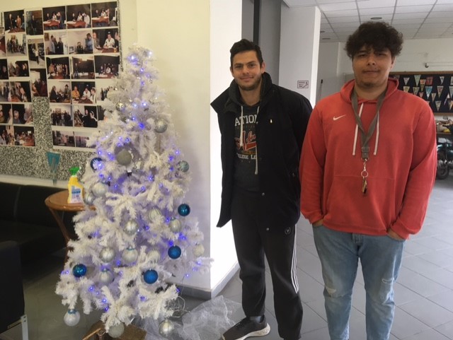 Συγκεντρώνουν τρόφιμα για αδύναμες οικογένειες