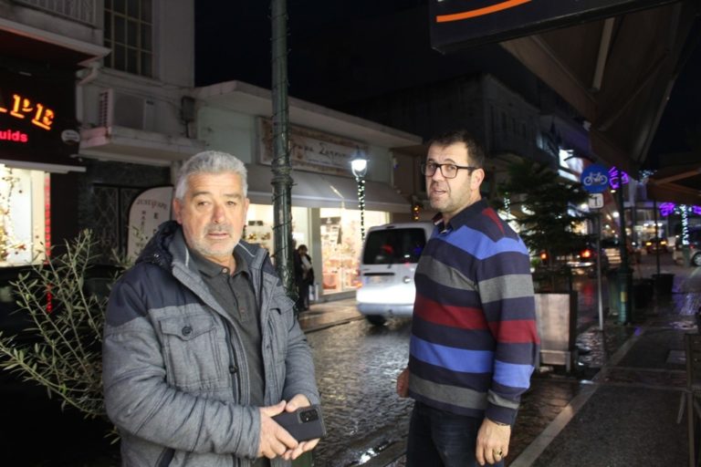 Αμαλιάδα: “Ξήλωσαν” τον εορταστικό φωτισμό