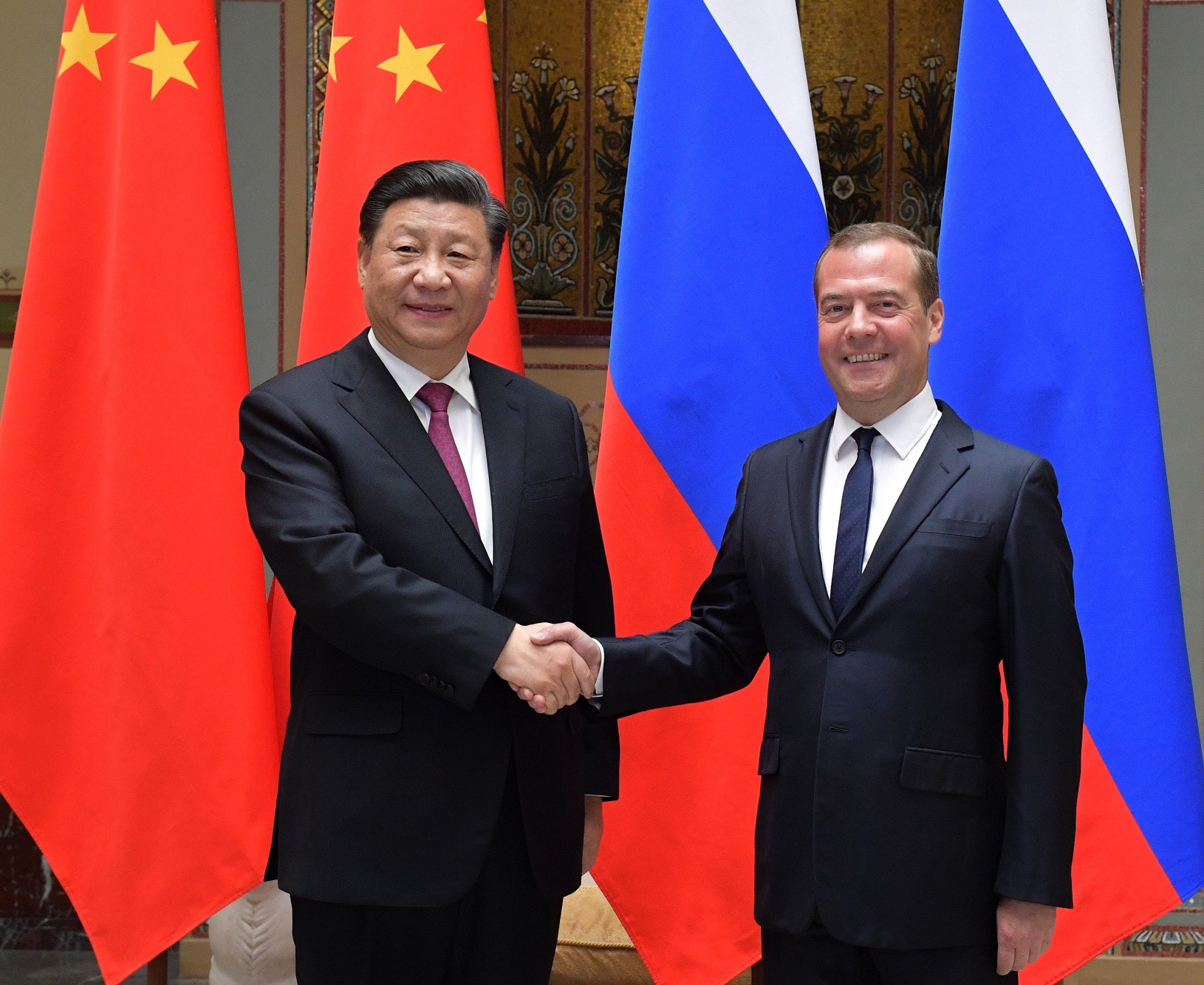 Ρωσία-Κίνα: Μεντβέντεφ και Σι Τζινπίνγκ συναντήθηκαν αιφνιδίως στο Πεκίνο- Στο επίκεντρο και ο πόλεμος στην Ουκρανία
