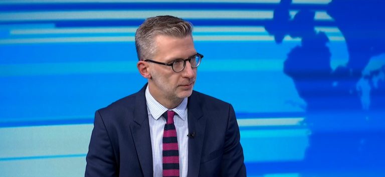 Ά. Σκέρτσος στην ΕΡΤ: Την επόμενη χρονιά η χώρα θα γυρίσει σε πρωτογενή πλεονάσματα