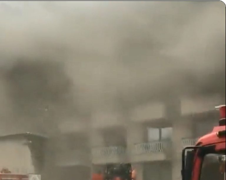 Τουρκία: Πυρκαγιά σε πολυτελές ξενοδοχείο στο Βόσπορο εν μέσω ανακαίνισης