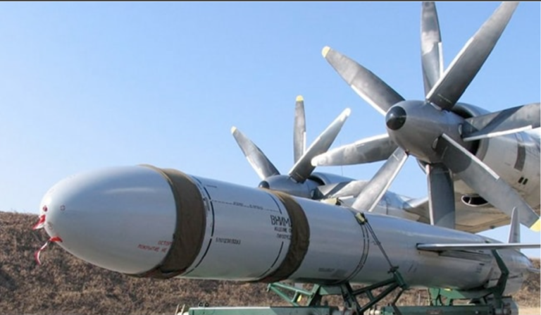 Η Ουκρανία κατηγορεί τη Ρωσία για χρήση πυραύλων με «πυρηνικές προδιαγραφές»
