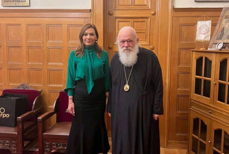 Στέλλα Μπίζιου – Επίσκεψη στον Μακαριώτατο Αρχιεπίσκοπο Αθηνών και πάσης Ελλάδος κ.κ. Ιερώνυμο