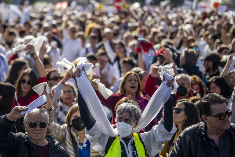 Ισπανία: Ξανά στους δρόμους της Μαδρίτης για τη Δημόσια Υγεία