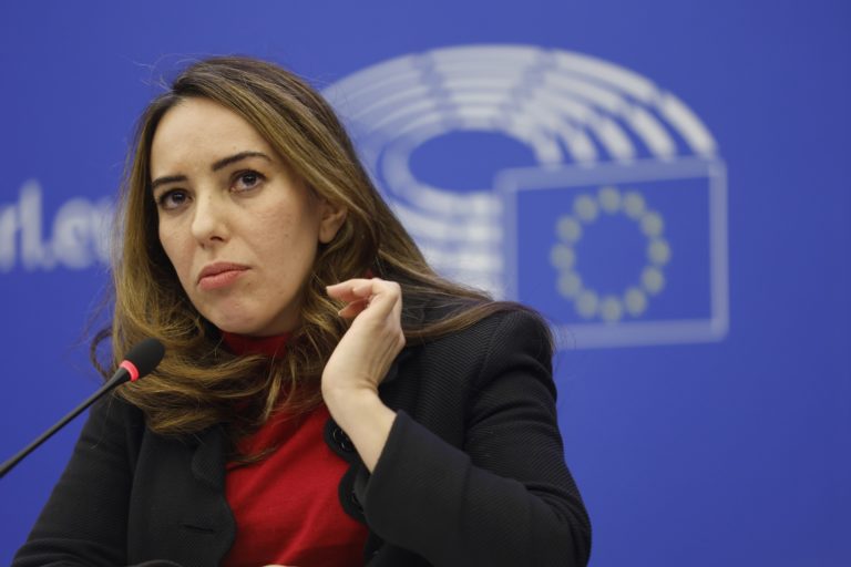 Υπόθεση Ασάνζ: Έκκληση για «σθεναρή στάση» της Ε.Ε υπέρ της αποφυλάκισης του απευθύνει η σύζυγος