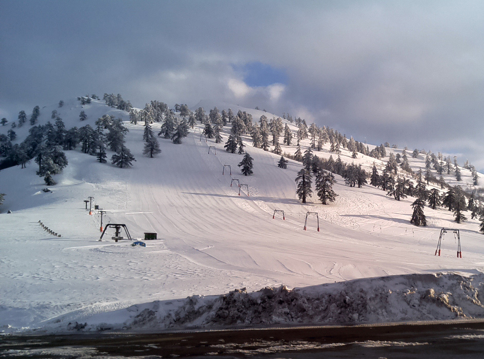 Ριπές ανέμου 144,8  km/h “σάρωσαν” το Εθνικό Χιονοδρομικό Κέντρο της Bασιλίτσας