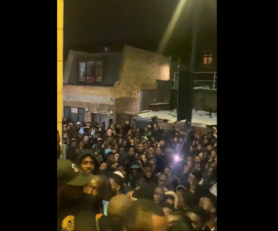 Βρετανία: Τέσσερις άνθρωποι σε κρίσιμη κατάσταση – Ποδοπατήθηκαν στην είσοδο συναυλίας στο Λονδίνο