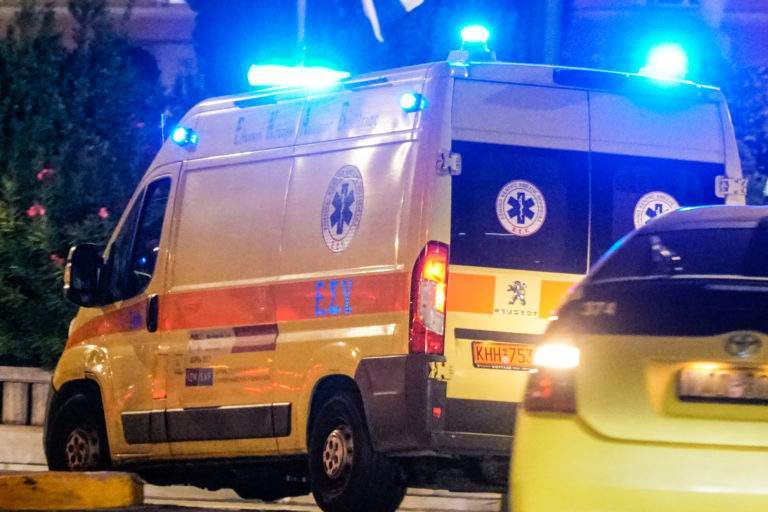 Τροχαίο ατύχημα με τραυματισμό στον Κηφισό – Μοτοσυκλέτα συγκρούστηκε με ΙΧ (video)