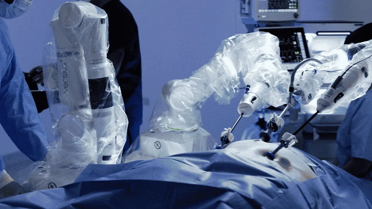 Βρετανία: Ρομπότ αφαίρεσε καρκινικό όγκο 6 εκατοστών από το λαιμό 61χρονου