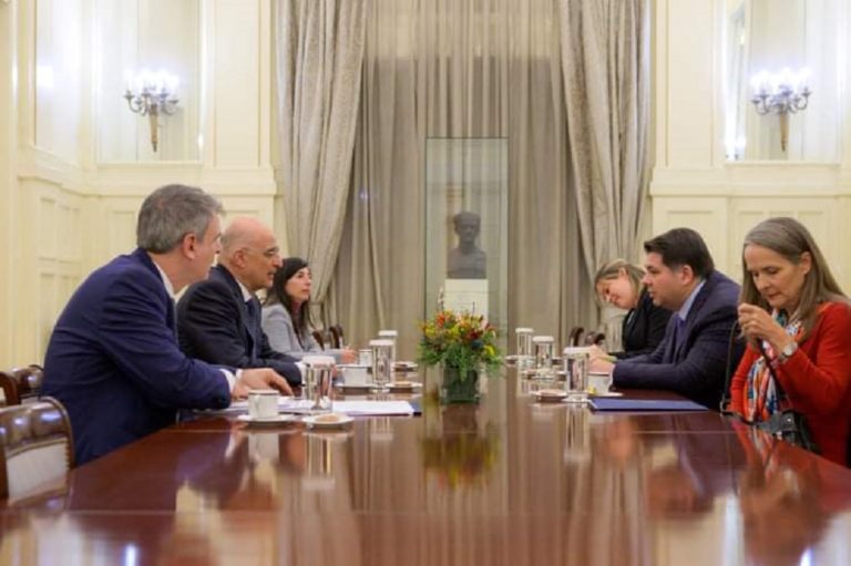 Συνάντηση Ν. Δένδια με Τζ. Τσούνη- «Οι ΗΠΑ εκτιμούν ιδιαιτέρως την Ελλάδα ως βασικό εταίρο και σύμμαχο στο ΝΑΤΟ»