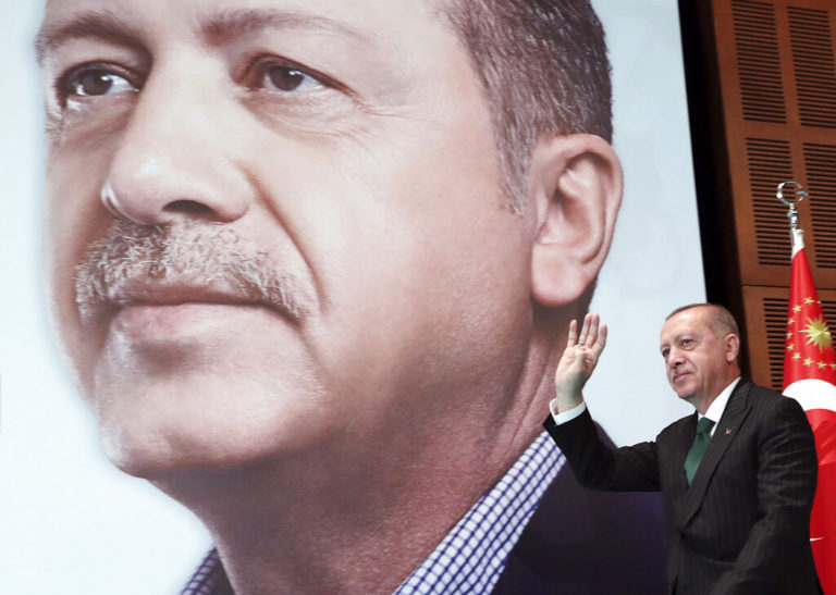 Δημοσκόπηση στην Τουρκία: Σημαντικές απώλειες για το κυβερνών κόμμα