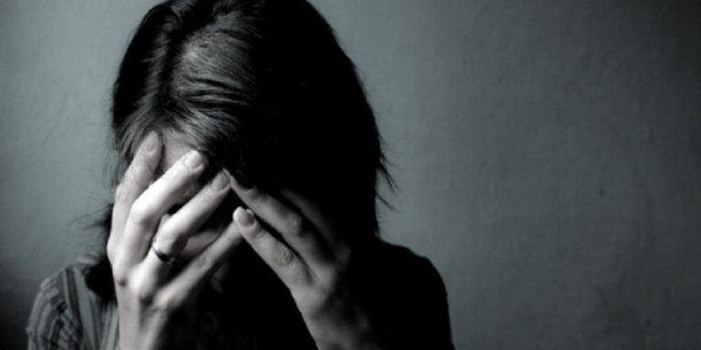 Ηράκλειο: Χειροπέδες σε 39χρονο που χτύπησε σε κοινή θέα τη σύντροφό του