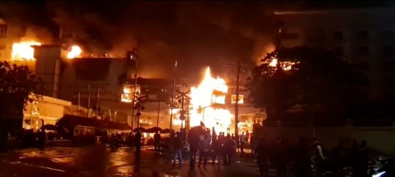 Καμπότζη: Μεγάλη πυρκαγιά σε ξενοδοχείο-καζίνο – Τουλάχιστον 10 νεκροί και δεκάδες τραυματίες