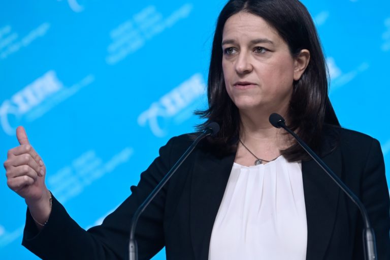Ν. Κεραμέως: Σήμερα εκδίδονται πάνω από 1.200 συντάξεις την ημέρα – Σε ιστορικό χαμηλό οι ληξιπρόθεσμες