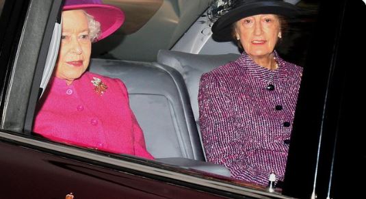 Bρετανία: Παραιτήθηκε η νονά του πρίγκιπα Ουίλιαμ για ρατσιστικό σχόλιο – Εν αναμονή αποκαλύψεων για το Παλάτι από Χάρι και Μέγκαν