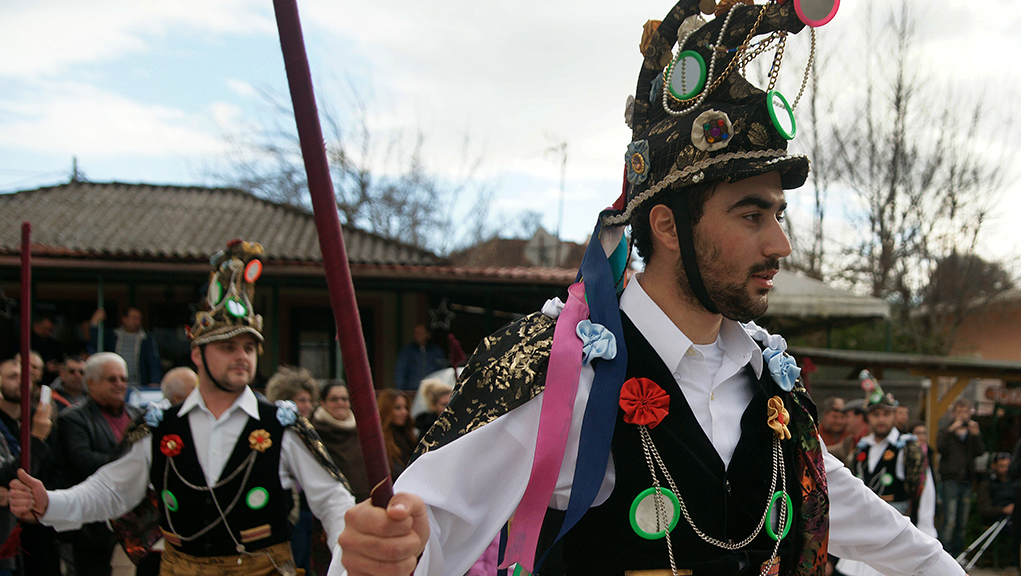 Έθιμα και παραδόσεις των Θεοφανείων σε κάθε γωνιά της Ελλάδας